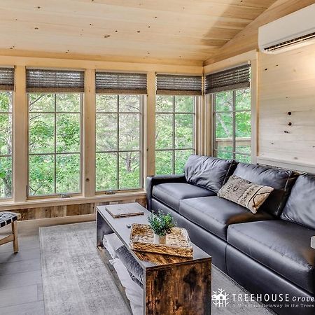 The Blackjack Oak In Treehouse Grove At Norton Creek Гатлинбург Экстерьер фото