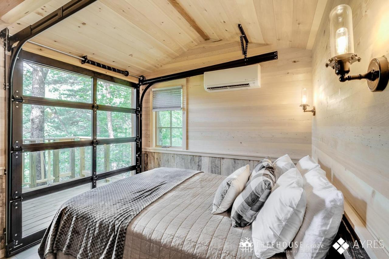 The Blackjack Oak In Treehouse Grove At Norton Creek Гатлинбург Экстерьер фото