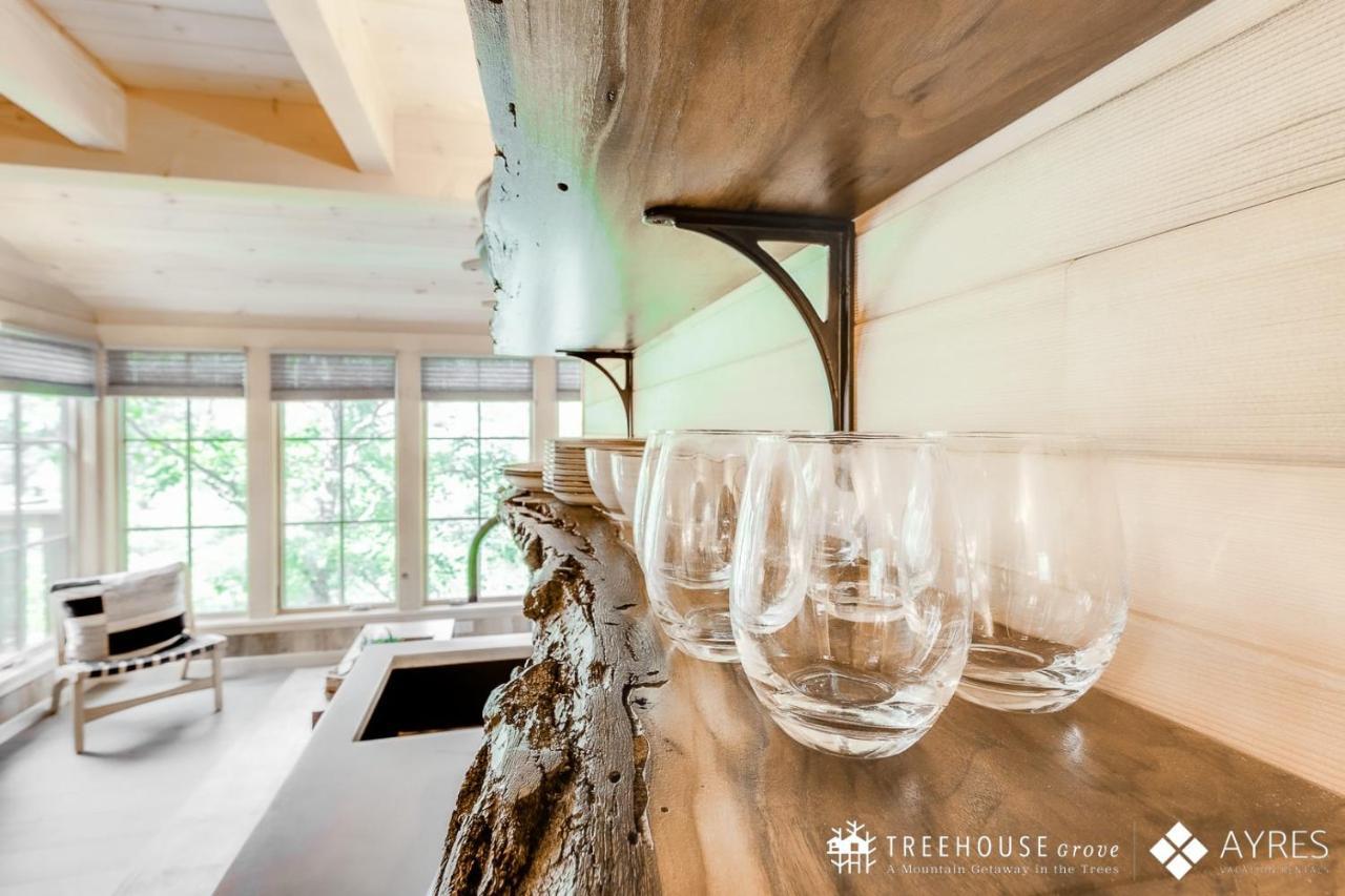 The Blackjack Oak In Treehouse Grove At Norton Creek Гатлинбург Экстерьер фото