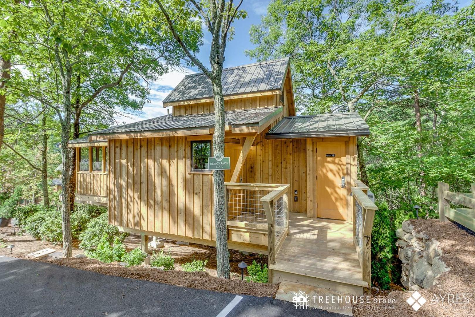 The Blackjack Oak In Treehouse Grove At Norton Creek Гатлинбург Экстерьер фото